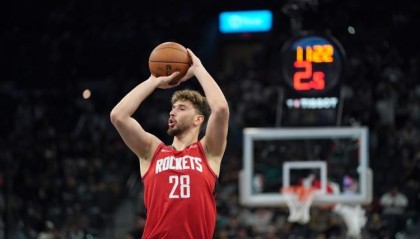 单场砍26+5+7！火箭队23岁控卫崛起，斯通拒绝特雷杨，再添底气